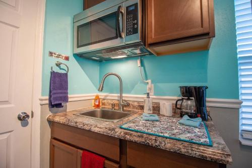 The Mermaid Suite By Dt Orlando With Kitchenette! in Orlando, USA
