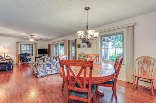 Lakefront Frostproof Vacation Rental with Beach! in Frostproof