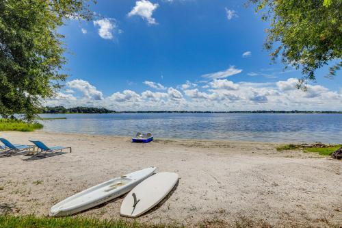 Lakefront Frostproof Vacation Rental with Beach! in Frostproof, USA