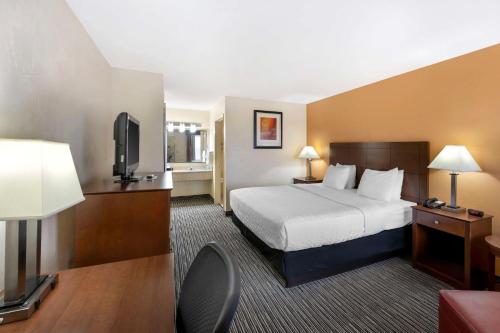 Best Western Snyder Inn - image 10
