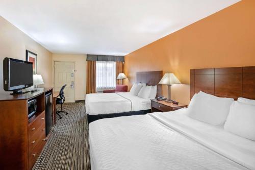 Best Western Snyder Inn - image 12
