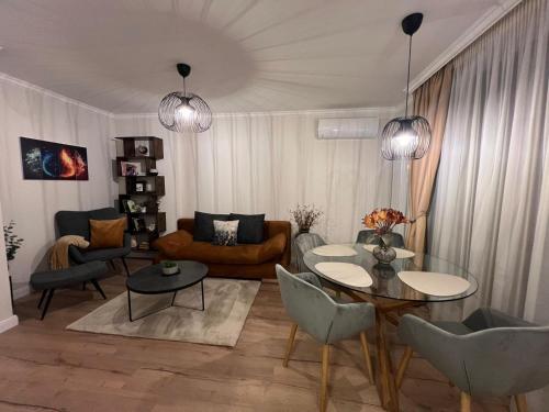 Elements Stylish Central 1BDR w High Speed WiFi and Work Space, Sofia (Foto 8)