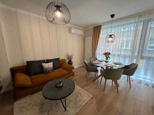 Elements Stylish Central 1BDR w High Speed WiFi and Work Space, Sofia (Foto 7)