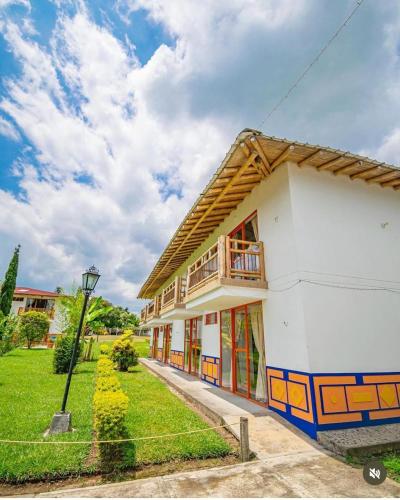 ทัศนียภาพภายนอกโรงแรม, Hotel Campestre La Aldea Cabaña Pijao (Hotel Campestre La Aldea Cabana Pijao) in มอนเตเนโกร