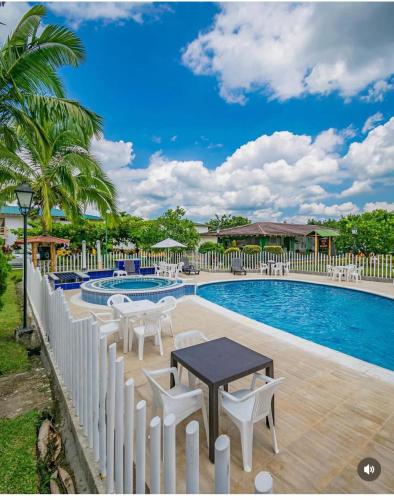 ทัศนียภาพ, Hotel Campestre La Aldea Cabaña Pijao (Hotel Campestre La Aldea Cabana Pijao) in มอนเตเนโกร