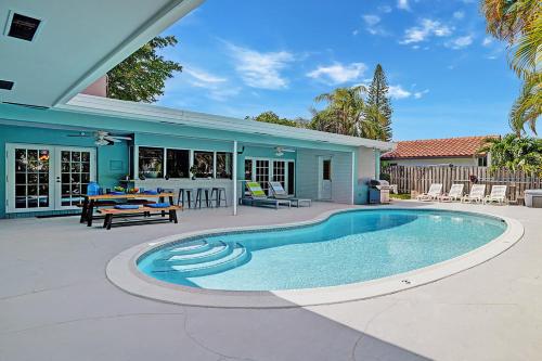 Wonderful 4BR and 3BA Villa Pool Jacuzzi near Beach