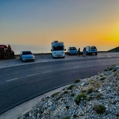Camper Van For Rent, Tirana (Foto 9)