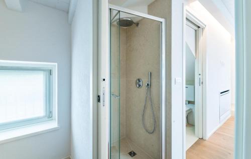Four-Bedroom Holiday Home image 7