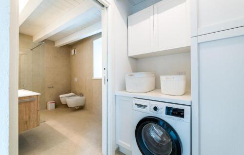 Four-Bedroom Holiday Home image 6