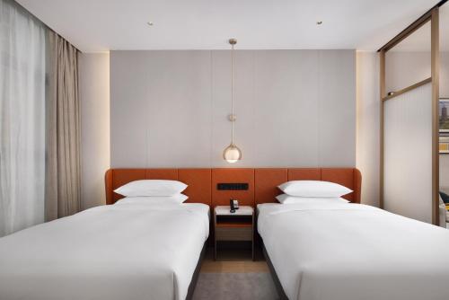 2 double beds