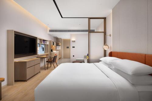 1 queen bed
