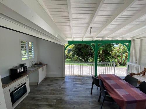 Balkons/terase, Appartement paisible avec jardin in Lamentin