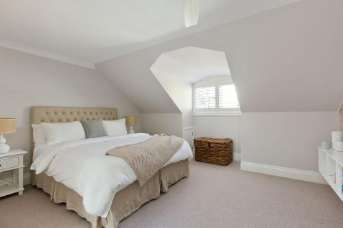Manly Seaside Cottage - image 12