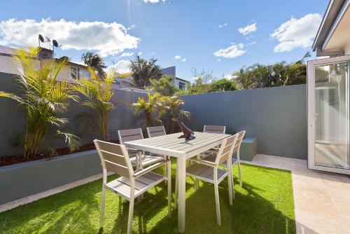 Manly Seaside Cottage - image 7