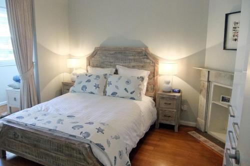 Manly Seaside Cottage - image 13