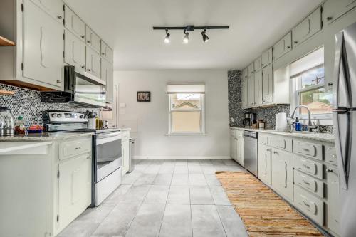 The Foote Hills Central Location Dog Friendly in Colorado Springs, USA