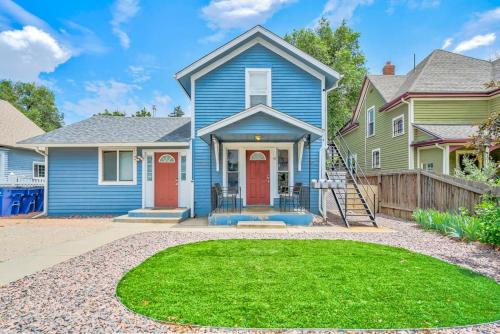 *H NEW!* Centrally Located 3BDRM Traveler`s Home Near Downtown Colorado Springs in Colorado Springs, USA