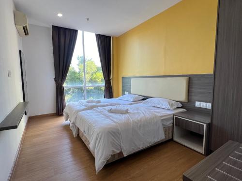 Teamwork Melaka - Entire Studio Apartment in Ayer Keroh Teamwork Melaka - Entire Studio Apartment in Ayer Keroh