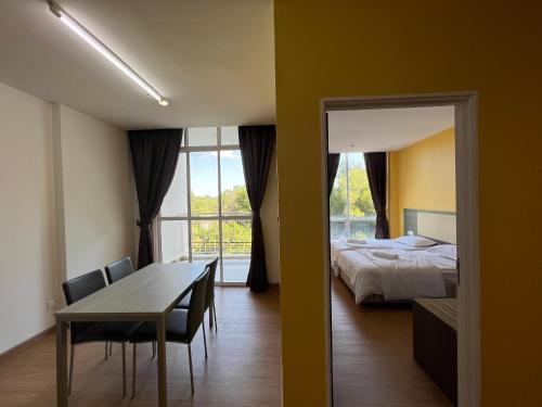 Teamwork Melaka - Entire Studio Apartment in Ayer Keroh Teamwork Melaka - Entire Studio Apartment in Ayer Keroh