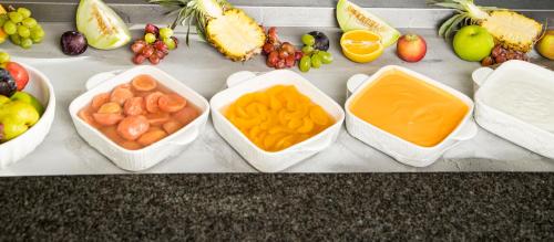 Two Rivers Hotel in カサネ