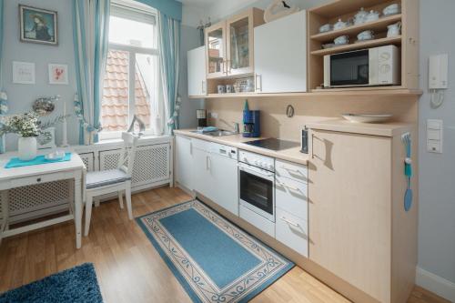 One-Bedroom Apartment image 7