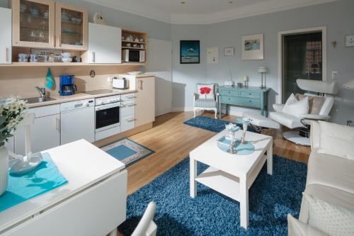 One-Bedroom Apartment image 5