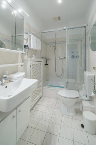One-Bedroom Apartment image 1