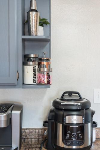 3BD Pool & Hot Tub Pool Table & Ping Pong