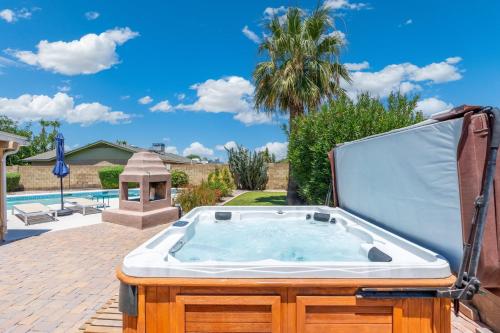 3BD Pool & Hot Tub Pool Table & Ping Pong