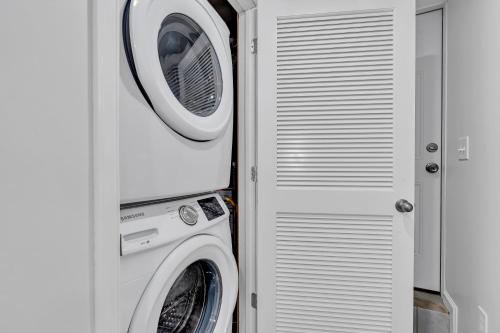 Welcome to Manasquan Beach - Steps to the Sand in Manasquan (NJ)