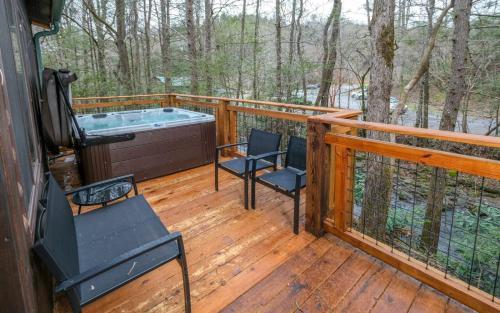 Shady Creek in Gatlinburg, USA