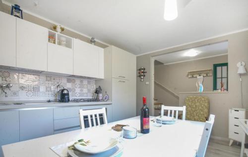 Kitchen, Awesome Apartment In Carro With Wifi in Carro (La Spezia)
