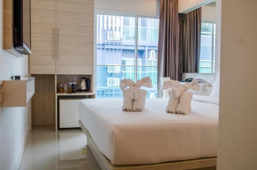 1 doppelbett oder 2 einzelbetten, deluxe, balkon
