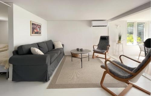2 Bedroom Stunning Home In Ljungby in Bolmstad