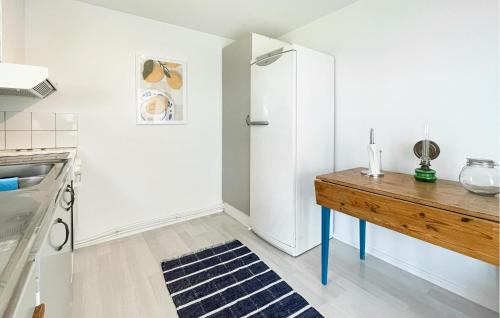 virtuve, 2 Bedroom Stunning Home In Ljungby in Bolmstad