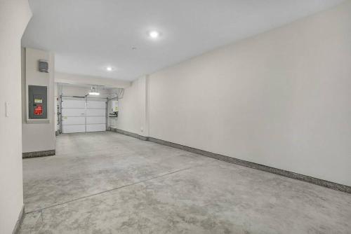 NEW Modern Home 3BR 3BA in West Covina, USA