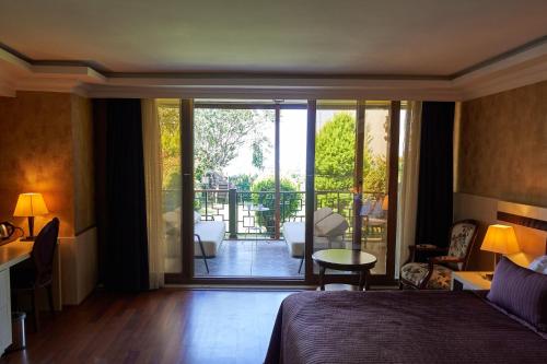 Phellos Suites - image 8