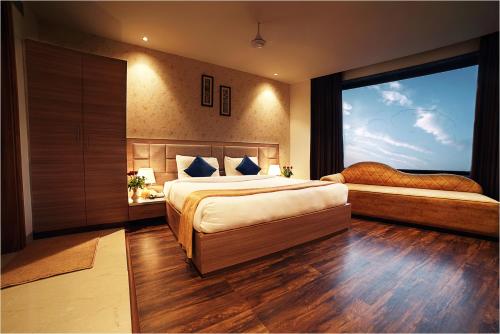 Superior Queen Room image 5