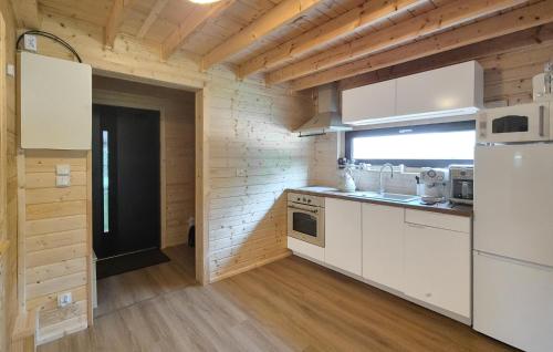 virtuve, Gorgeous Home In Nowe Warpno With Sauna in Nowe Warpno