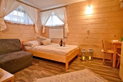 2 double beds, 1 twin bed, 1 sofa bed