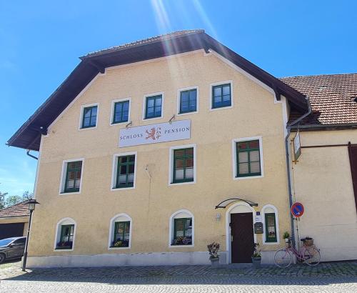 Schlosspension Ering, Regen
