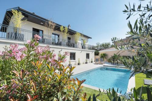 Villa avec piscine a 25 min de lyon gîte à louer Craponne