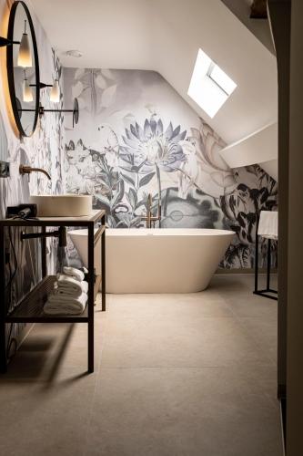 Bathroom, Van der Valk Hotel Kasteel Terworm in Heerlen