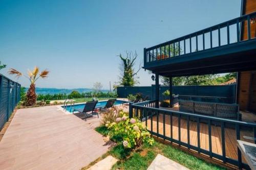 2 bedrooms, 3 beds