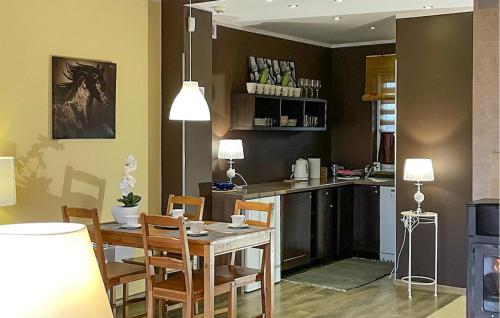 кухня, Nice Home In Szarejki With Wifi in Ковале