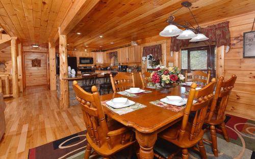 Owlpine Lodge in Pigeon Forge, USA