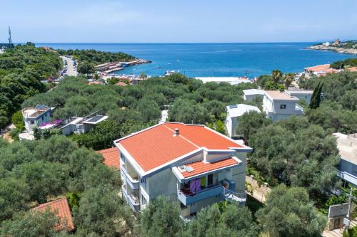 Viesnīcas āriene, President Bungalows and Apartments in Utjeha
