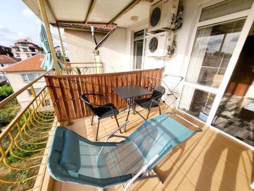 卡茲拉羅夫旅館 (Kazlarov Guest House) in 希典