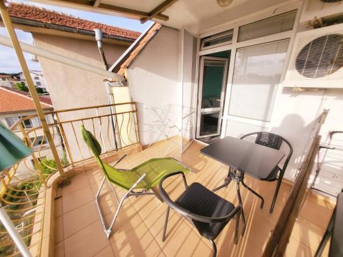 卡茲拉羅夫旅館 (Kazlarov Guest House) in 希典