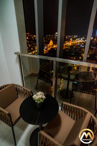 Hotel Serviced Apartments Top One Infinity Pool with View of 360 Degree - image 5